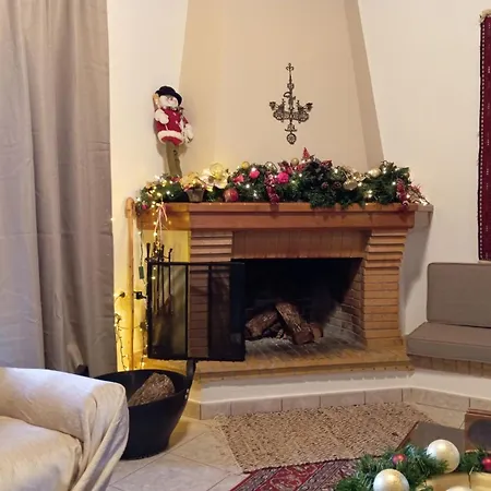 Golden Hearth Mountain Chalet *