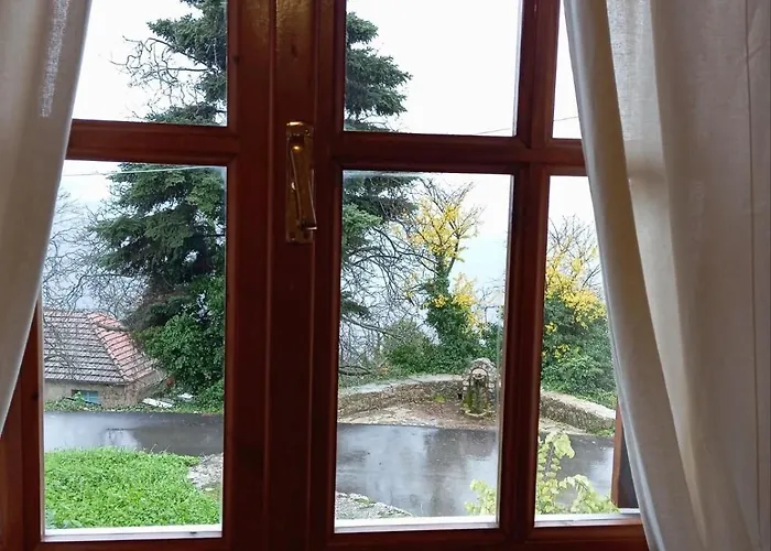 Golden Hearth Mountain Ano Trikala