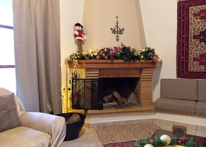 Golden Hearth Mountain Chalet *