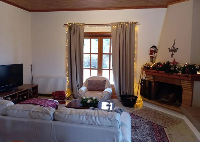 Golden Hearth Mountain Chalet *